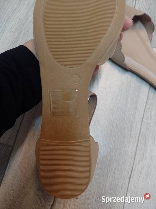 4243 Beżowe baleriny wieczorowe z zapięciem NOWE Kraków