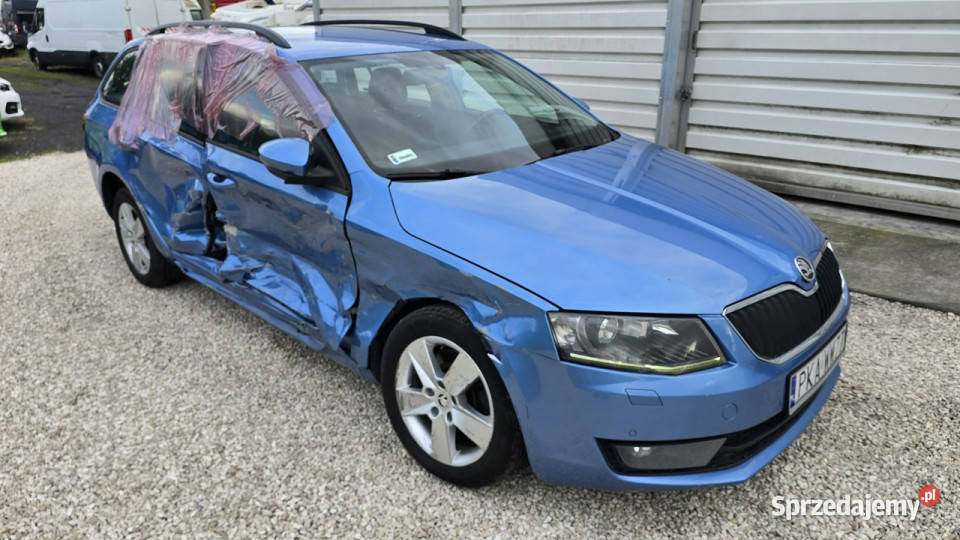 koda Octavia 18 Tsi Uszkodzony Bok Jeżdzacy III uszkodzony