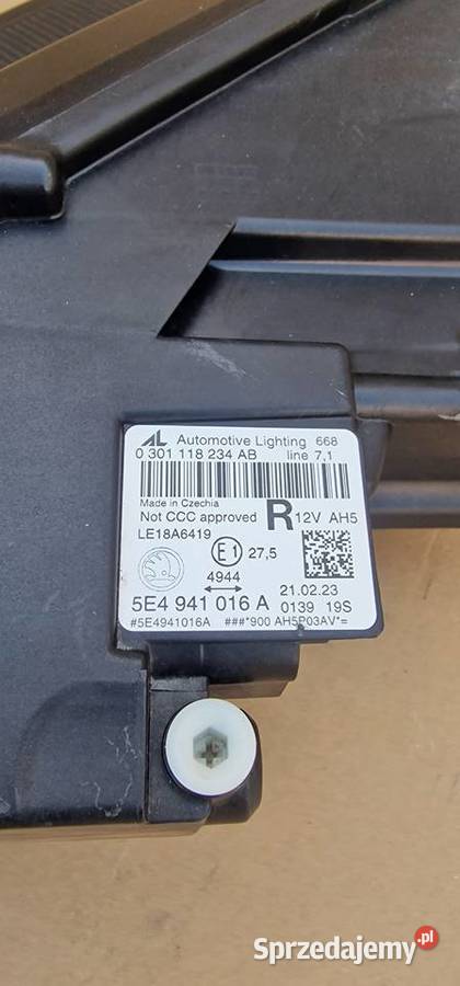 SKODA OCTAVIA 4 IV REFLEKTOR FULL LED 5E4941016 Lampy przednie Bieleń