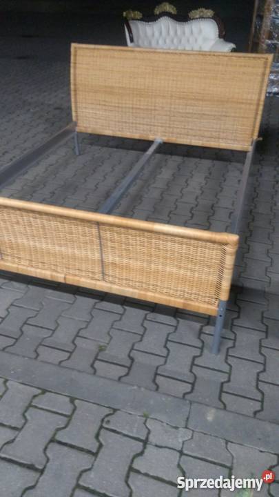 Łóżko rattanowe sprzedam