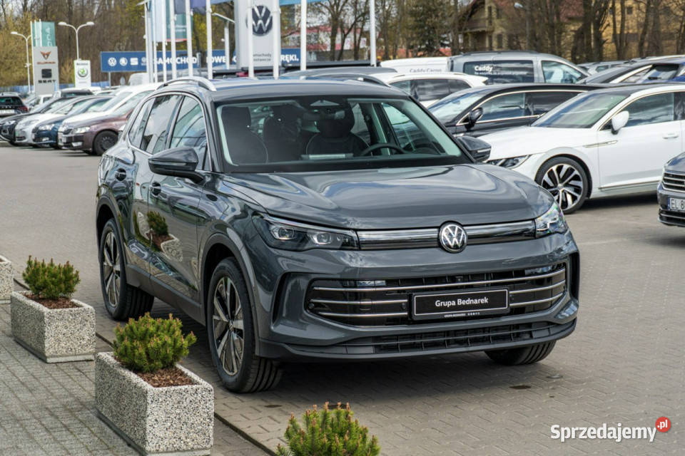 Volkswagen Tiguan Elegance 15 eTSI 150 DSG gniazdo USB łódzkie Łódź