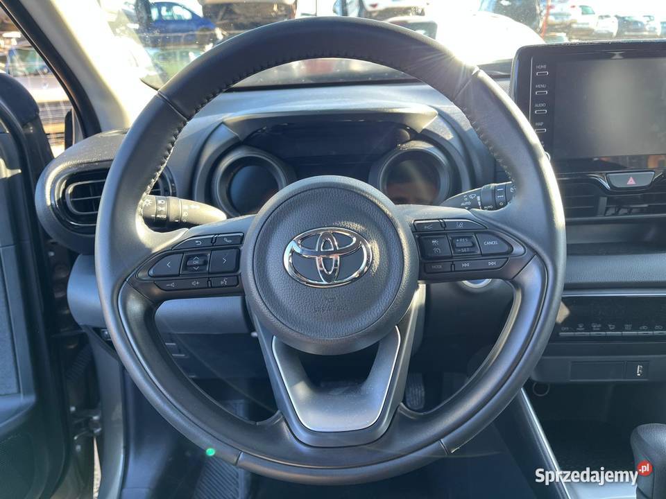 TOYOTA Yaris 15i Hybride 93 Design GS732 uszkodzony sprzedam