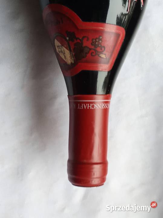 Czerwone wino z 1994roku Wyposażenie wnętrz Prusim