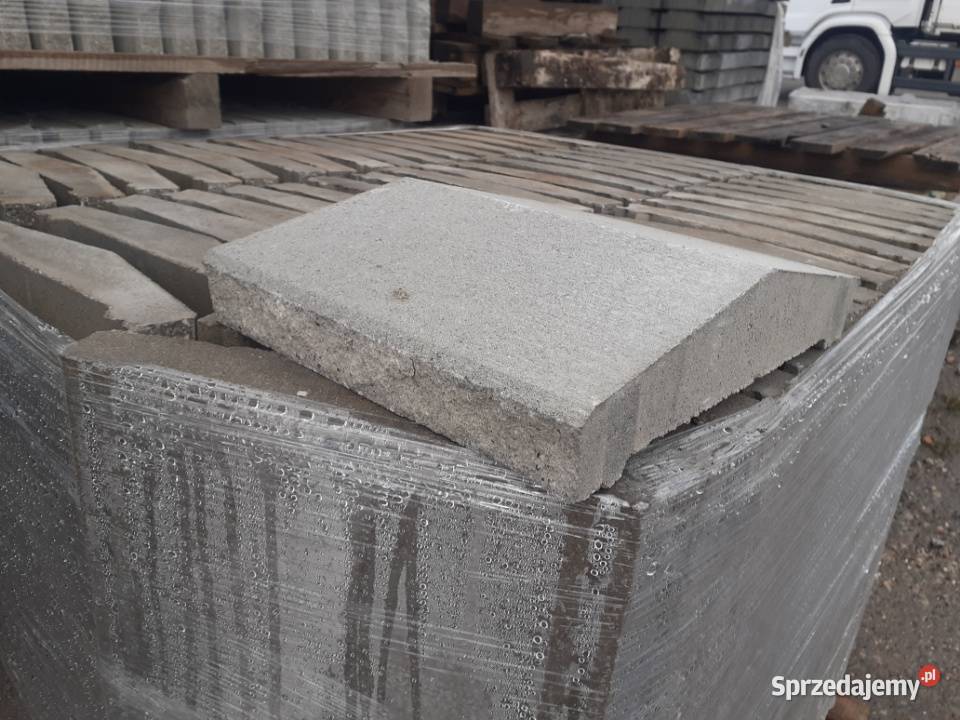 Daszek Betonowy Dwuspadowy Mały Łupany Kolor Wielogóra