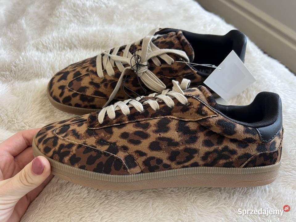 Buty damskie sportowe HM Gdańsk