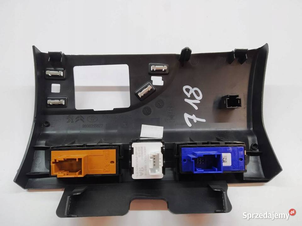 OSŁONA PANEL KONSOLI DESKI 9808215677 Citroen osobowe Osłony i zaślepki świętokrzyskie
