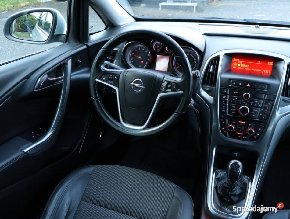 Opel Astra 14 T bluetooth