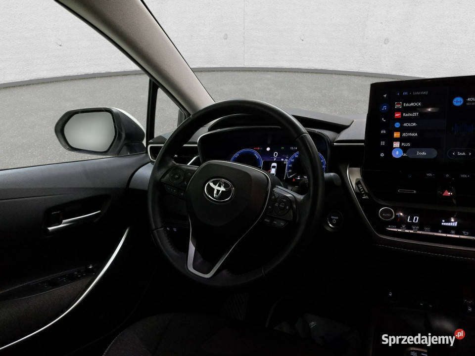 Toyota Corolla Seria E16 2012 Komorniki sprzedam