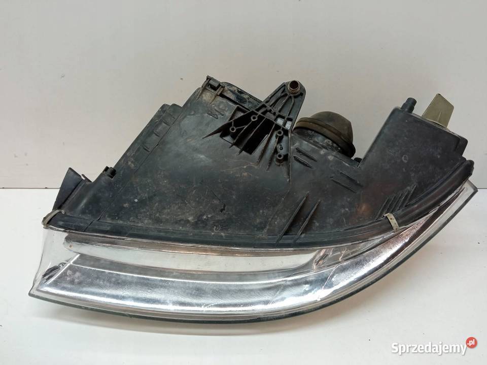 LAMPA PRZÓD PRAWA LIFT FL VW Volkswagen Passat V