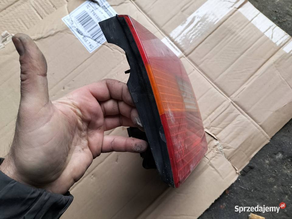 LAMPA TYŁ TYLNA LEWA VW PASSAT B4 KLAPA lampy tylne