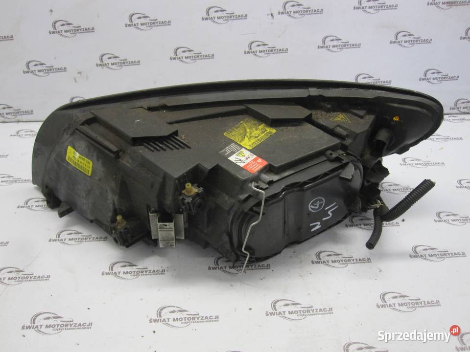 VOLVO C30 RDESIGN 07r lampa prawa przód ANGLIK osobowe Kielce