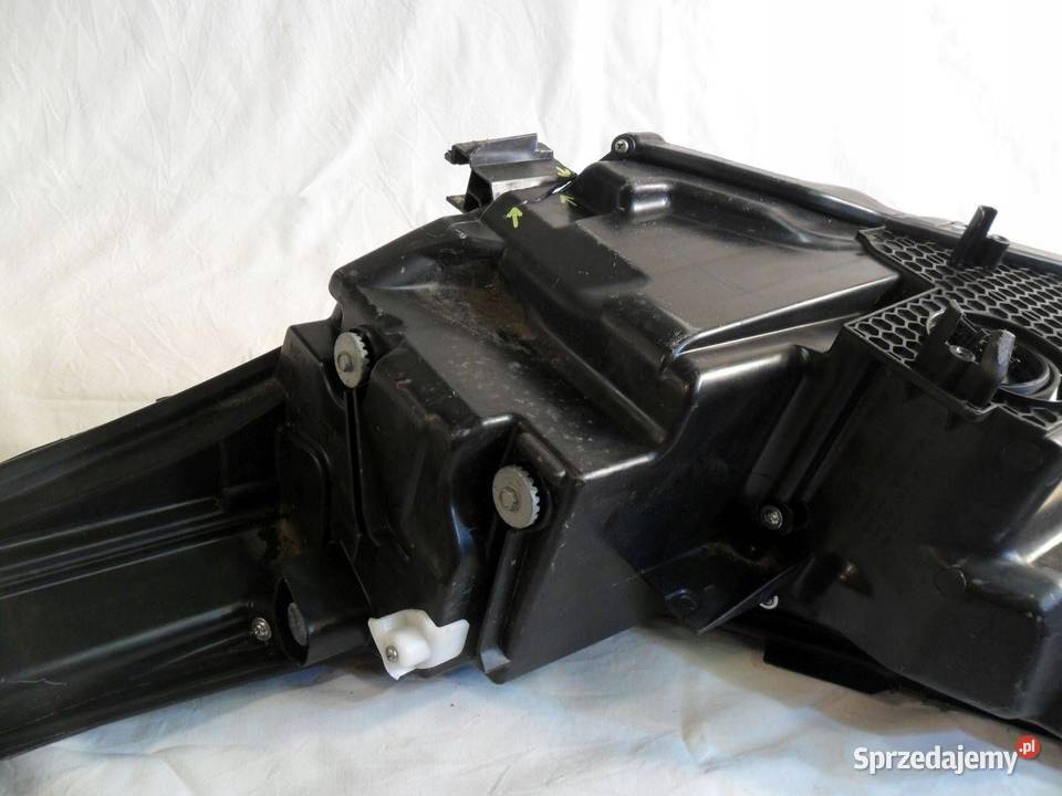 Reflektor Przód strona prawa Toyota CHR I osobowe Nowy Tomyśl