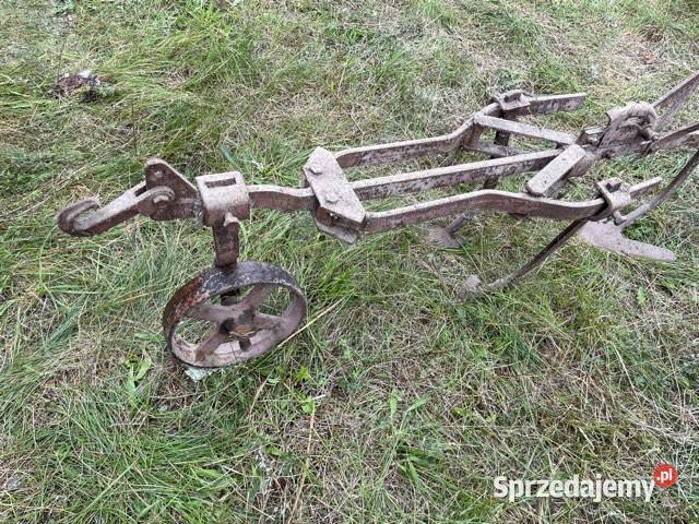 Zabytkowy pług konny Stale