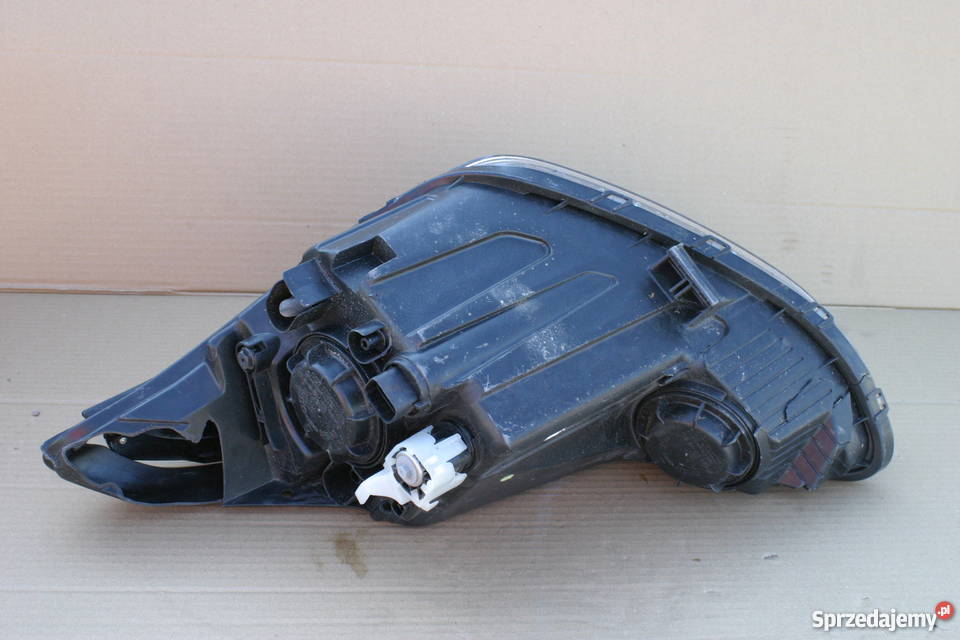 HYUNDAI I10 2 II 14 LAMPA PRZÓD REFLEKTOR PRAWY