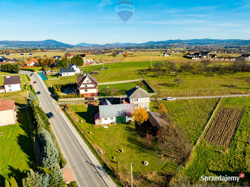 Działka budowlana z domem i budynkami Spytkowice