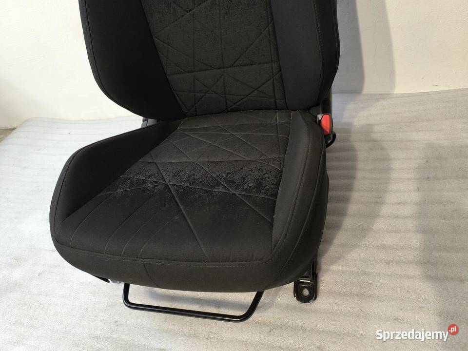 FOTEL PRAWY PRZÓD EUROPA HYUNDAI BAYON