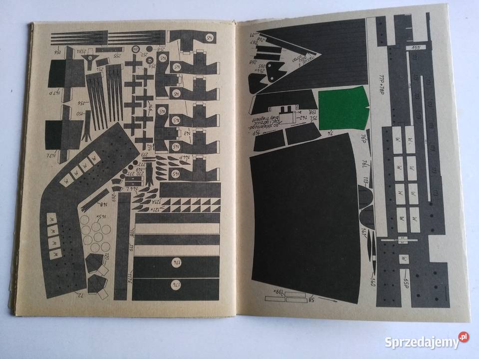 Mały Modelarz 11121990 Lotniskowiec HMS ARK Dąbrowa Górnicza