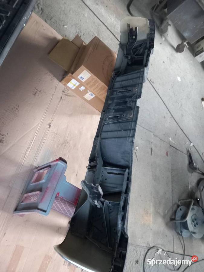 Zderzak hilux 2020r świętokrzyskie Kielce sprzedam