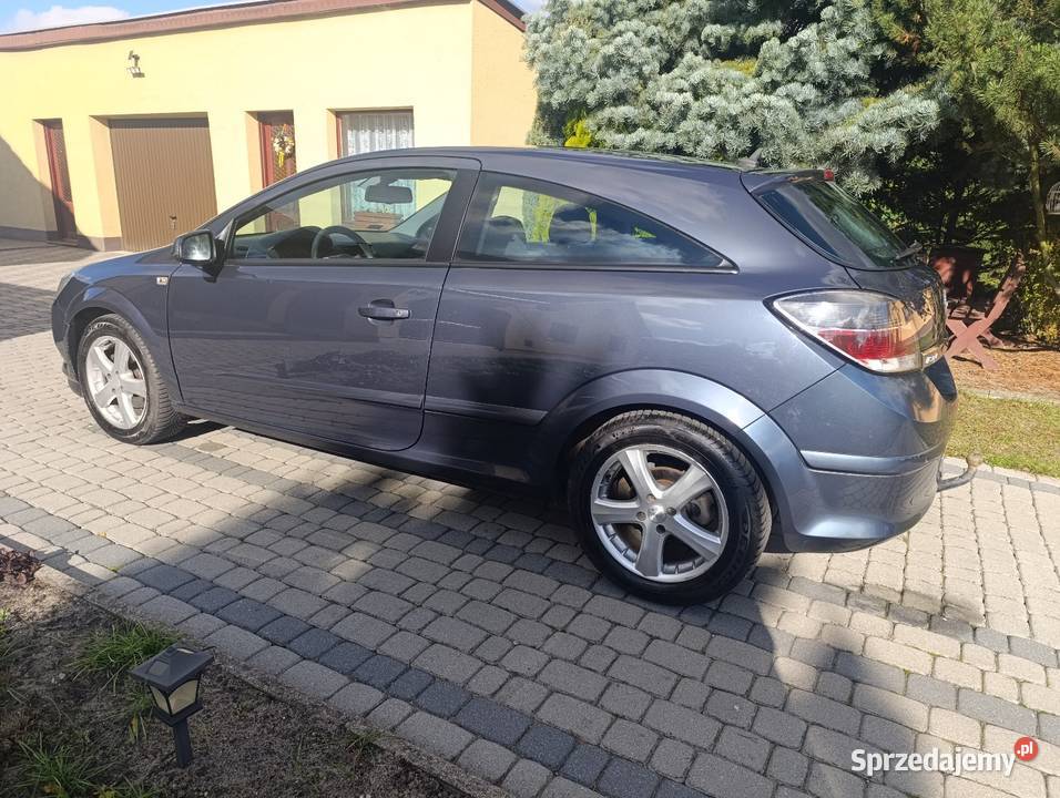 Opel Astra H GTC 105 244 2/3 Zieleniec