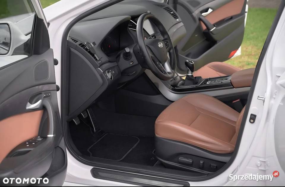Zamienie na suv minbus hyundai i 40 17 Warszawa
