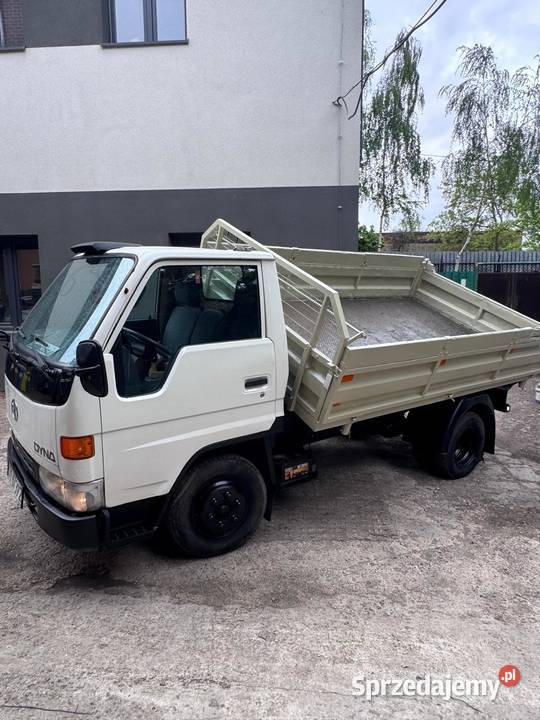 Toyota dyna 150 wywrotka ładowność 2 tony diesel Toyota Babice