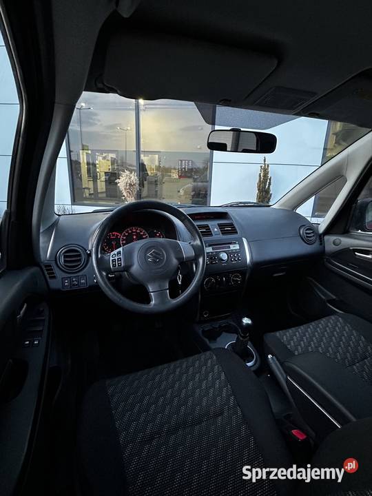 Śliczne Suzuki SX4 Benzyna Klima Super stan światła przeciwmgielne Puławy