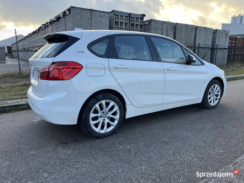 BMW Seria 2 225e xDrive Active Tourer Łapy