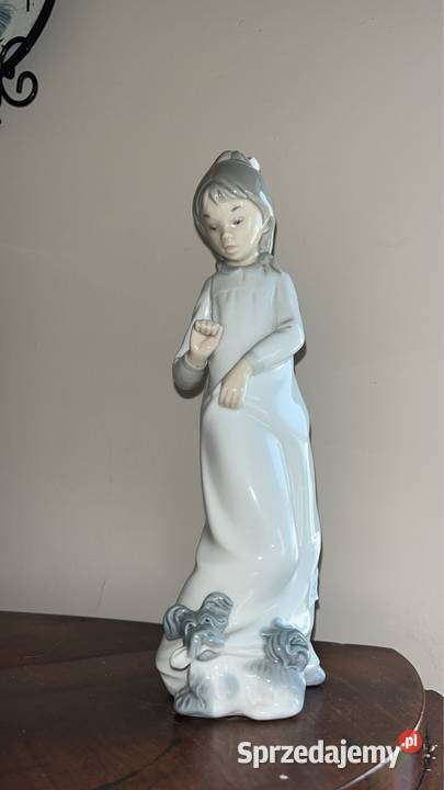 Figurka dziewczyny z pieskiem Zaphir Lladro Porcelana i szkło pomorskie Gdańsk