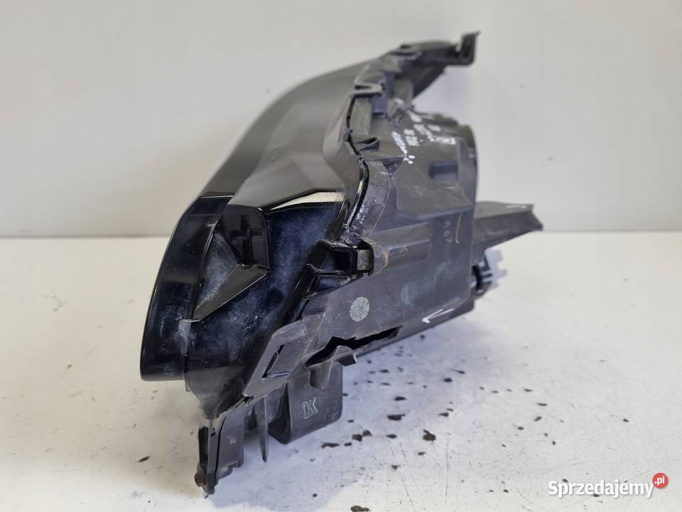 LAMPA PRAWA Lexus NX300H NX 300 NX200T 200 T Rudka sprzedam