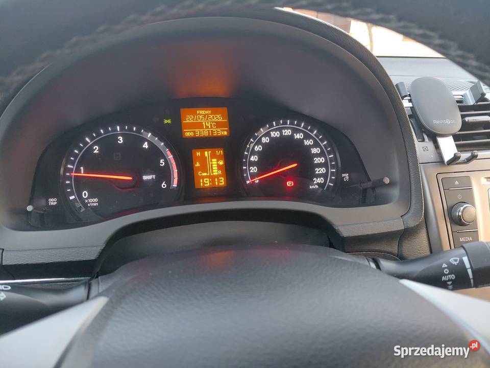 Toyota Avensis w stanie i wyposażeniu Nowiny
