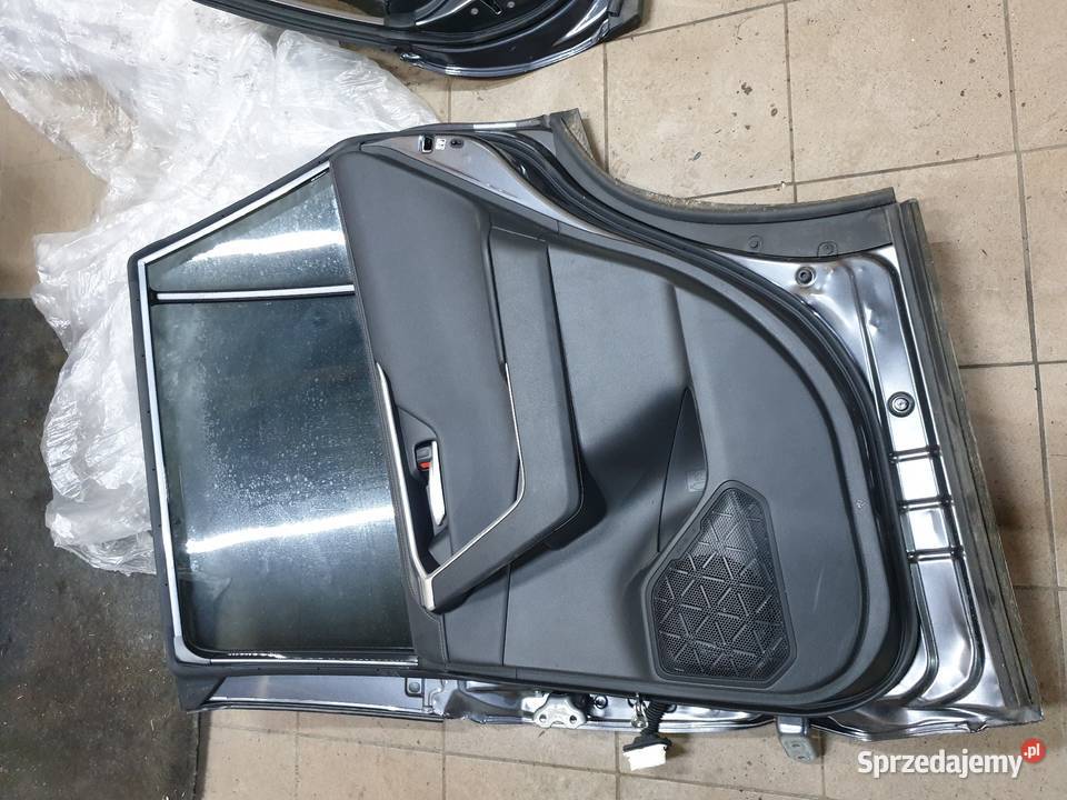Toyota rav4 tapicerka boczki Krosno