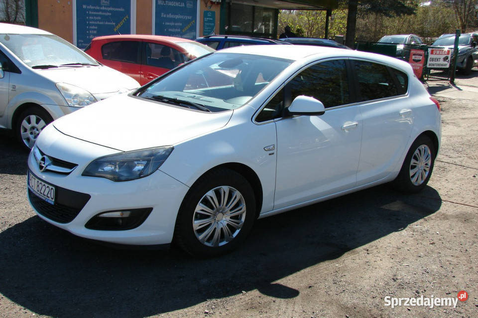 Opel Astra 14 benz 120 J 20092019 Piła
