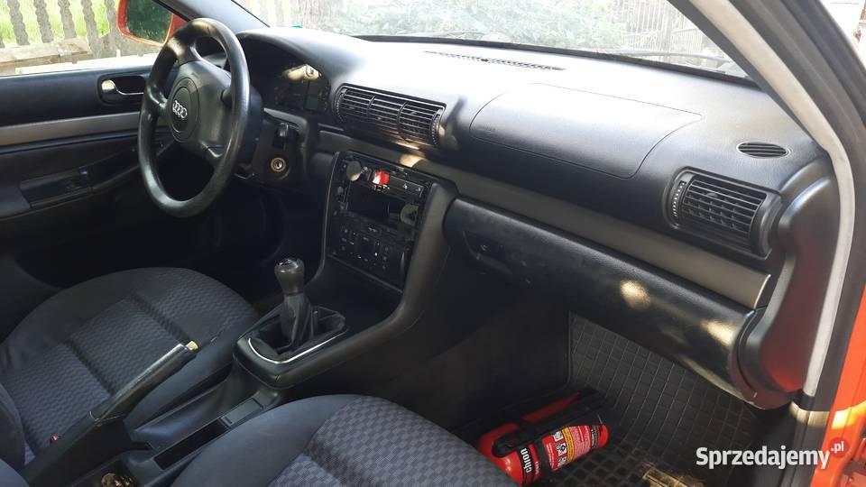 Deska rozdzielcza A4B5 18b 125 z 1999r Radomsko