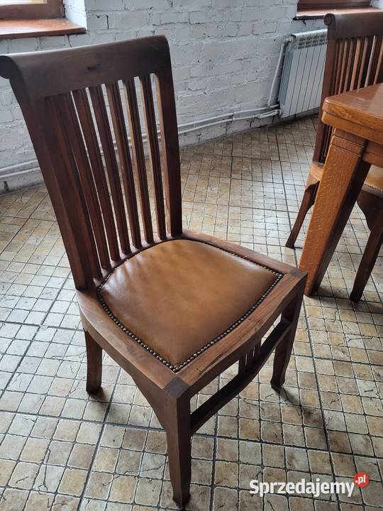 Krzesło drewniane z skórzanym siedziskiem