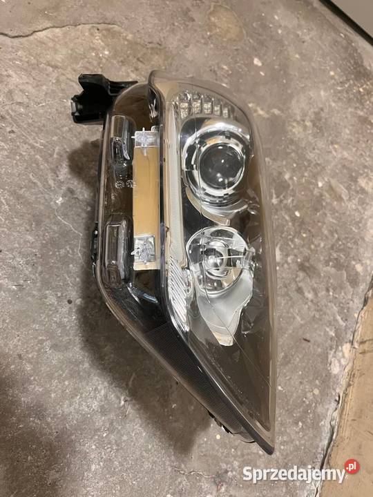 ront right headlight of a Citron DS5 osobowe