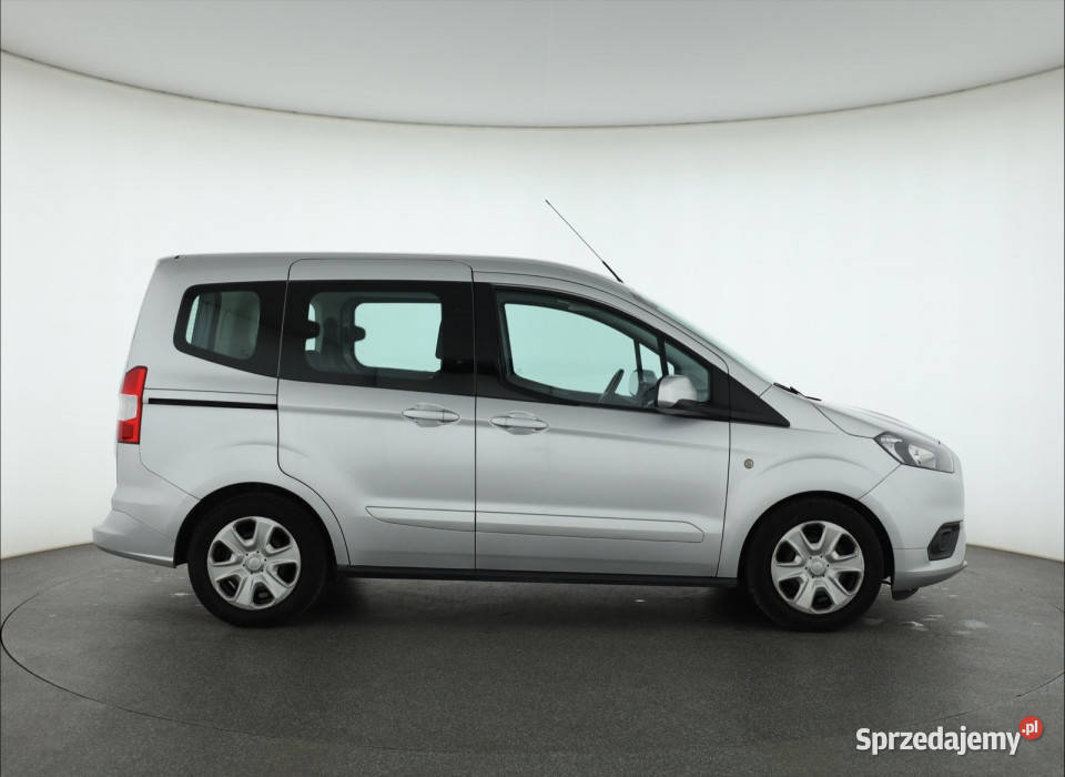 Ford Tourneo Courier 15 TDCI Piaseczno