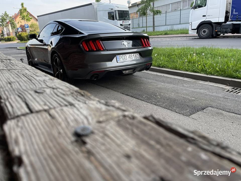 Ford mustang 37 305 Rok produkcji 2015 Samochody osobowe Zdrój sprzedam