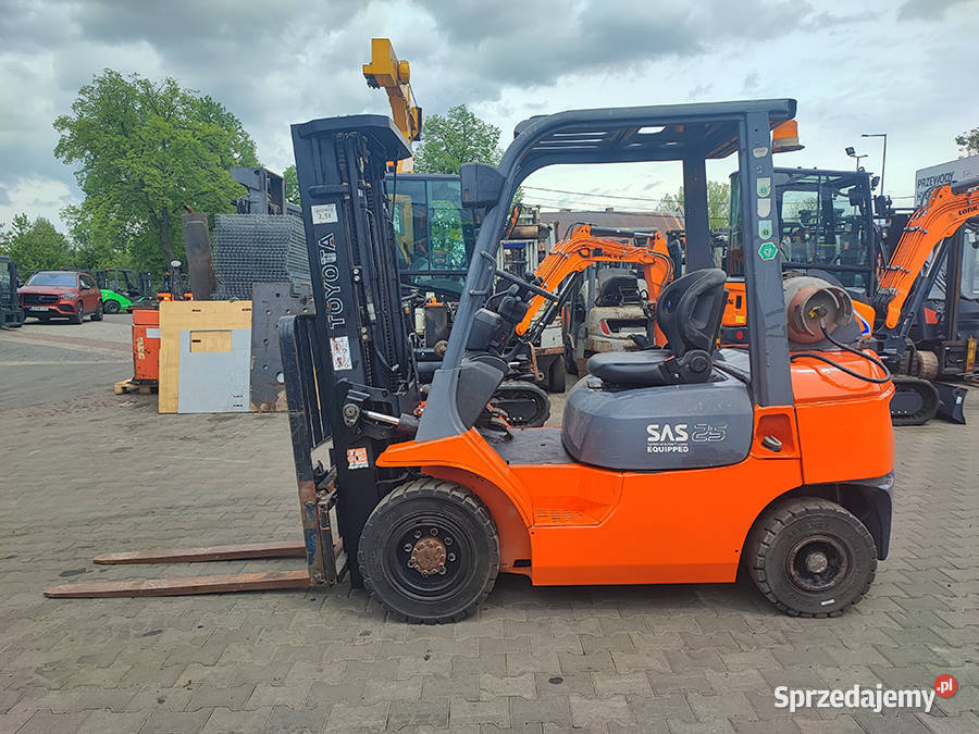 Wózek widłowy Toyota 427FGF25 25 t triplex 47 m Kęty sprzedam