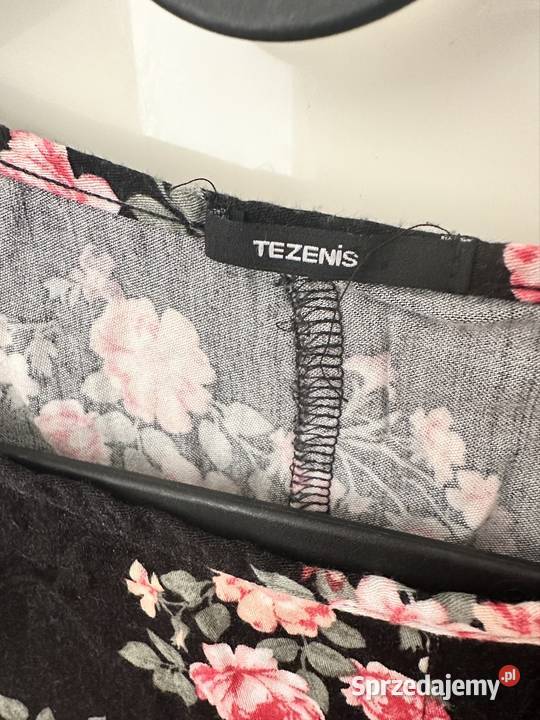 Urocza sukienka w kwiatki XL Rozmiar 42(XL) pomorskie Gdańsk