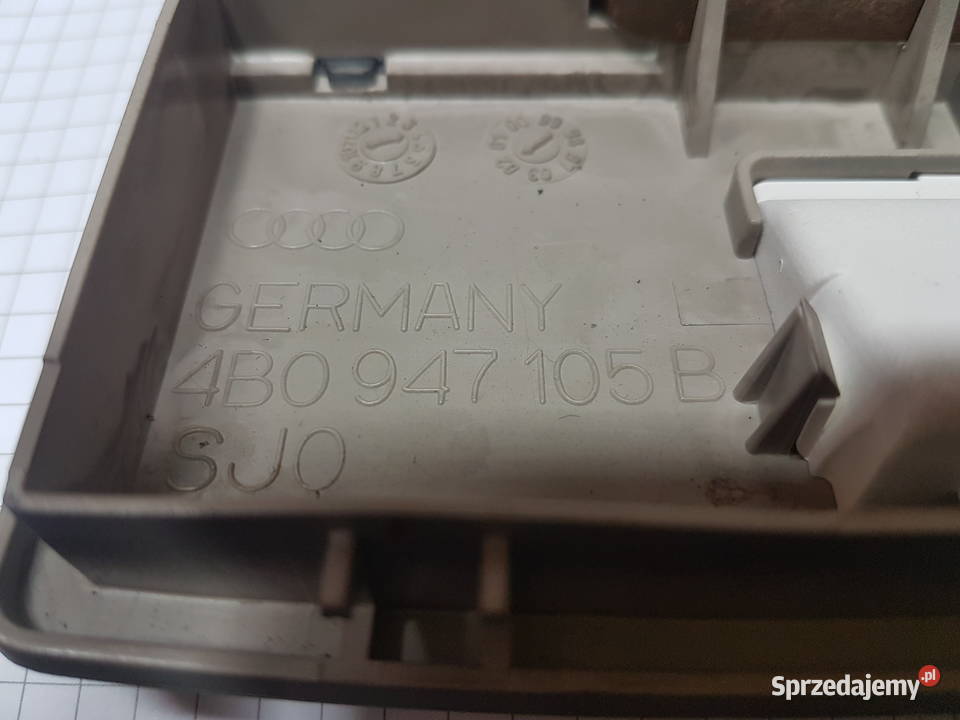 AUDI A8 S8 D2 LAMPKA WEWNETRZNA 4B0947105B oświetlenie kabiny wielkopolskie Turek