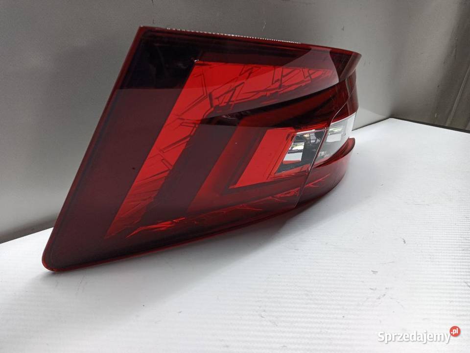 LAMPA TYŁ TYLNA PRAWA SKODA SUPERB III 3V5945208