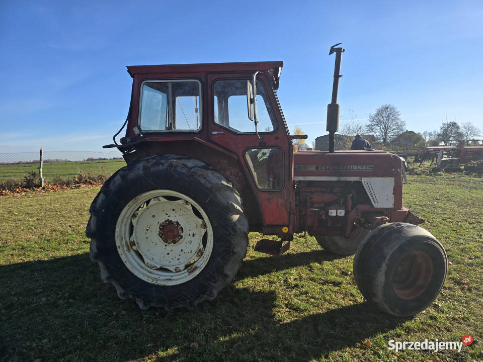 BEZ MINIMALNEJ Ciągnik INTERNATIONAL 574 67 Litwinki