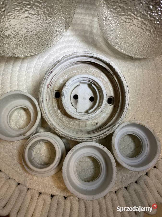 Szklane klosze i ceramiczne oprawy PRL Abażury i klosze Łomża