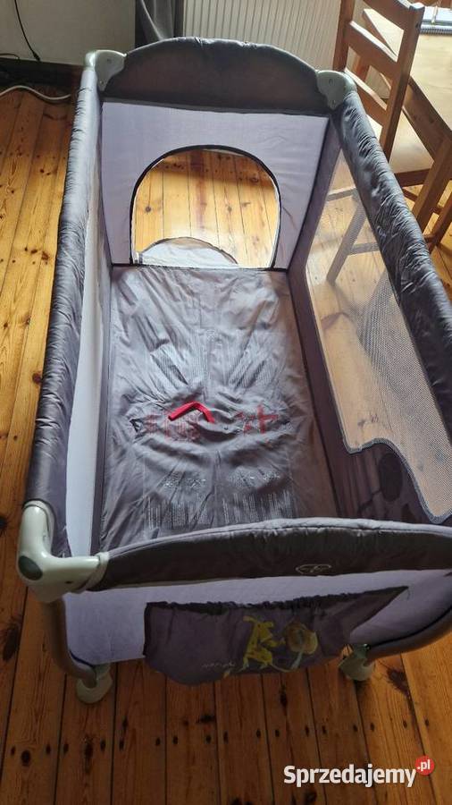 Łóżeczko turystyczne dziecka niemowlaka
