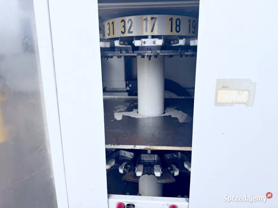 Frezarka CNC HERMLE UWF 900 E magazyn 32 z Zabór