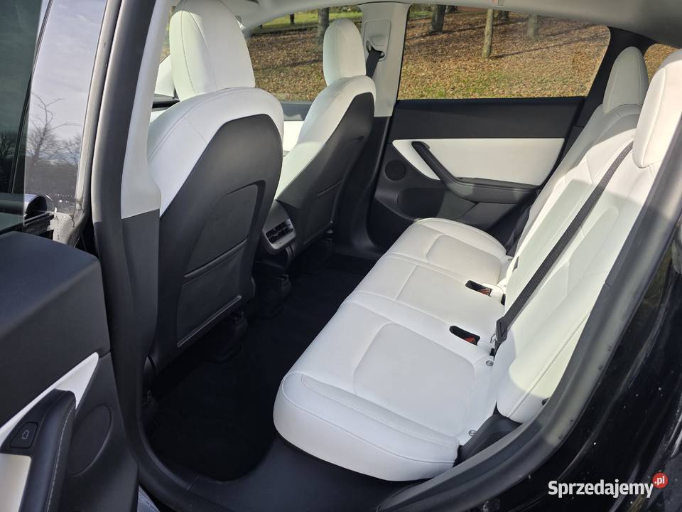 Tesla Y w wersji 534 Dual Motor AWD nieuszkodzony sprzedam