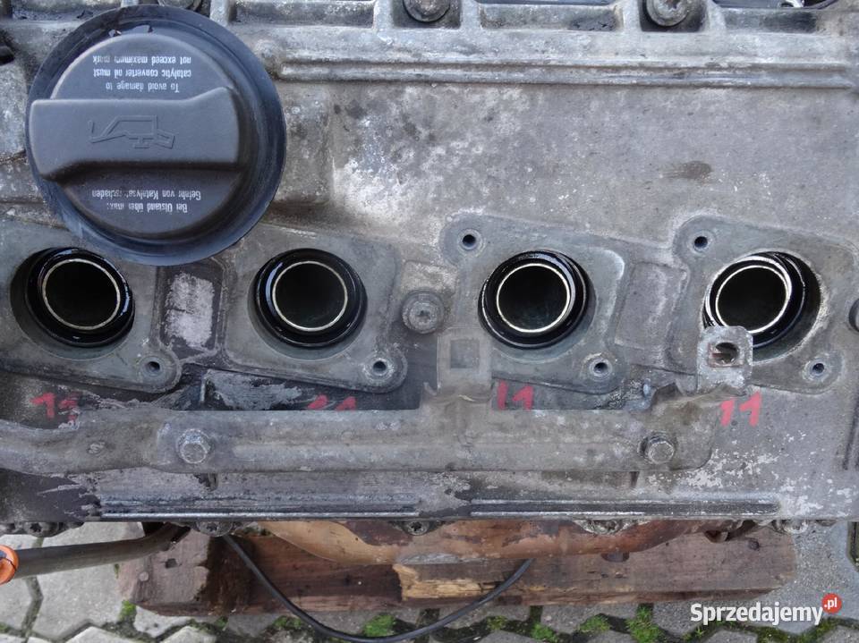 AUDI A8 D2 SILNIK 37 AQG BLOK GLOWICE 9902 260 Przemęt