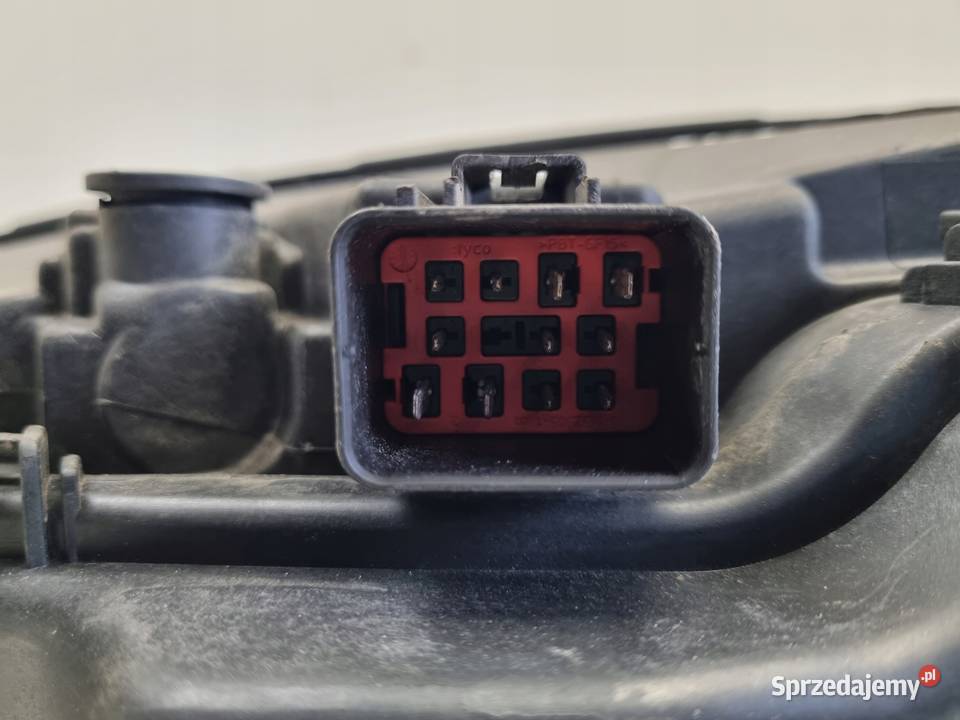 PRZEDNIA LAMPA PRAWA PRZEDNI REFLEKTOR Volvo V70 osobowe Chełm