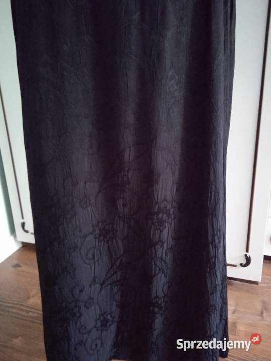 DŁUGA CZARNA HAFTOWANA SUKIENKA r 44 Piła