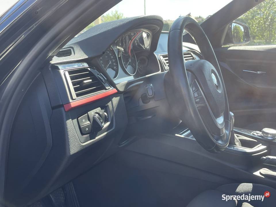 BMW SERIA 3 F30 20d 2015 SPORTLINE DUŻA NAVI